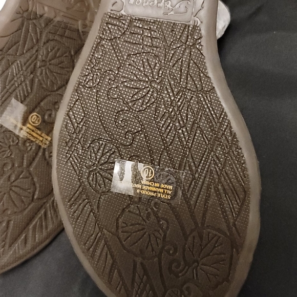 Sandals - Picture 2 of 3